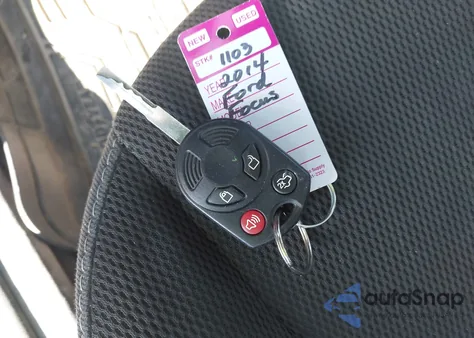 2014 Ford Focus Se z USA, uszkodzony, nr VIN 1FADP3F2XEL148126